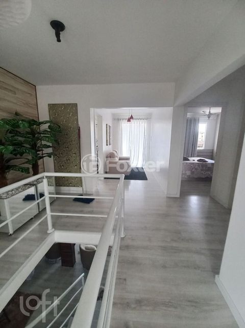 Image 7 - 886176
