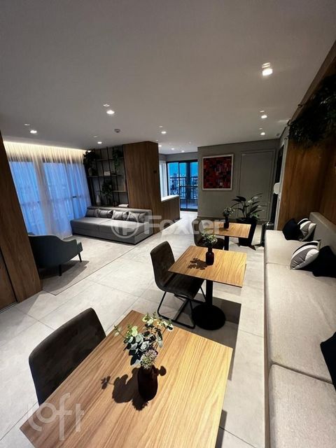 Image 10 - 886177