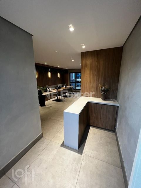 Image 17 - 886177