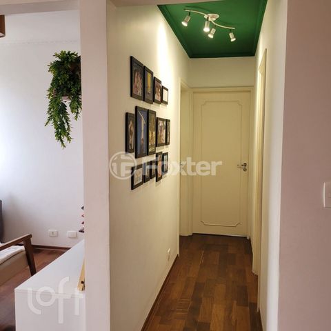 Image 7 - 886191