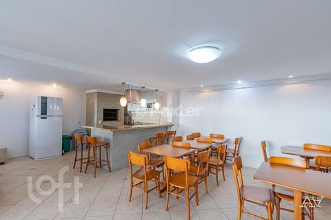 Image 19 - 886195