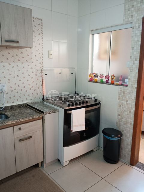 Image 9 - 886202