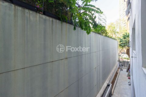 Image 4 - 886218
