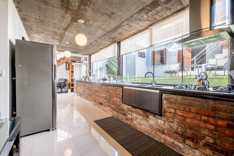 Image 7 - 886219