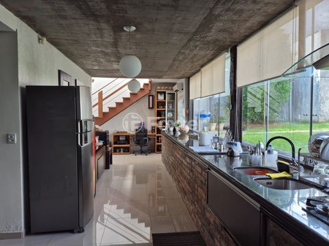 Image 4 - 886219
