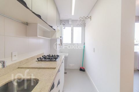 Image 17 - 886252