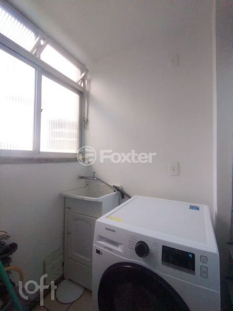 Image 7 - 886258