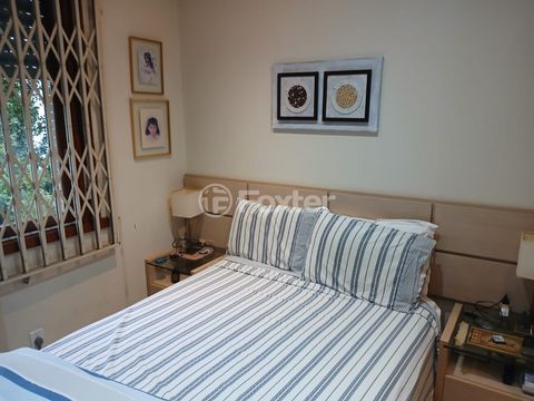 Image 9 - 886262