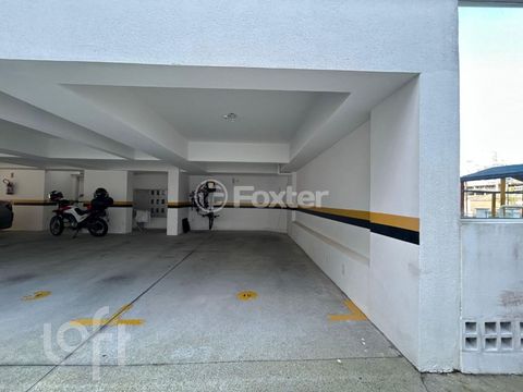 Image 11 - 886271