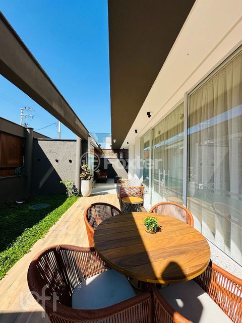 Image 7 - 886279