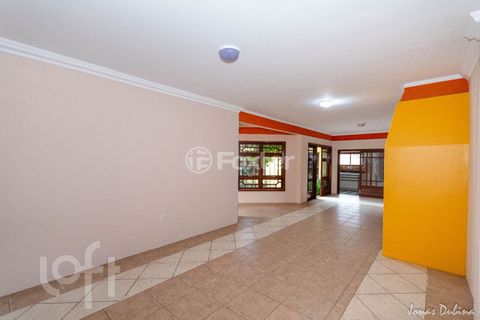Image 9 - 886340