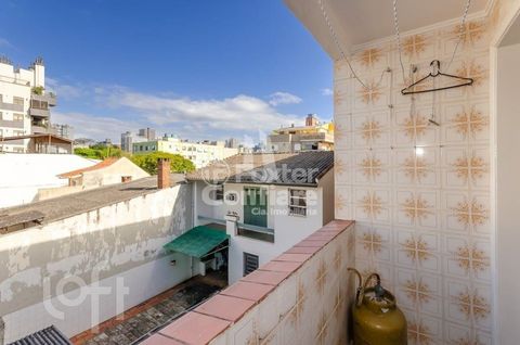 Image 17 - 886349