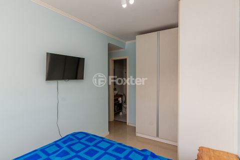 Image 7 - 886365