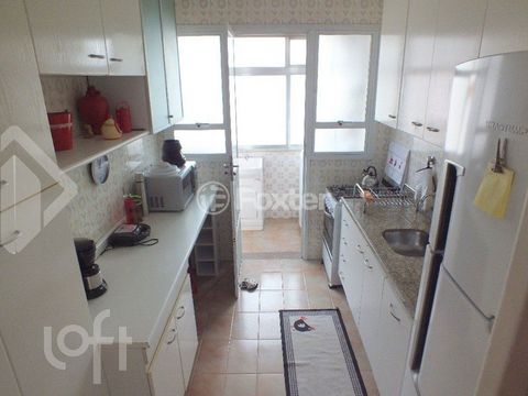Image 8 - 886373