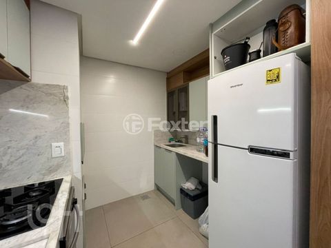 Image 10 - 886381