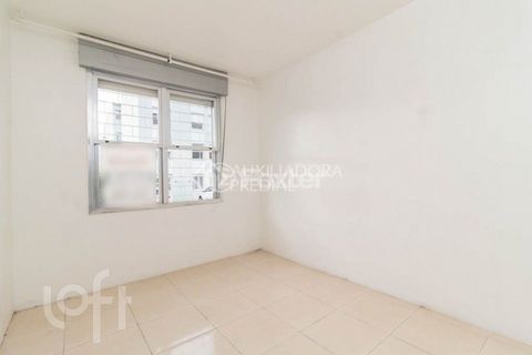 Image 9 - 886385
