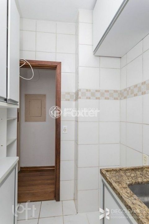 Image 16 - 886399