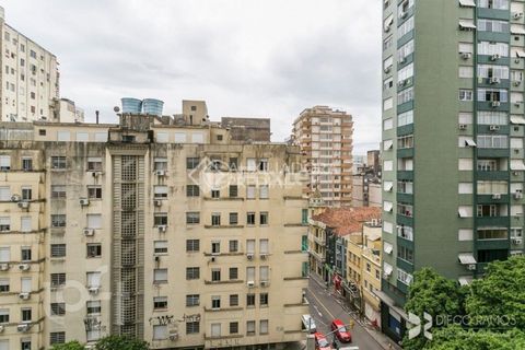 Image 5 - 886399