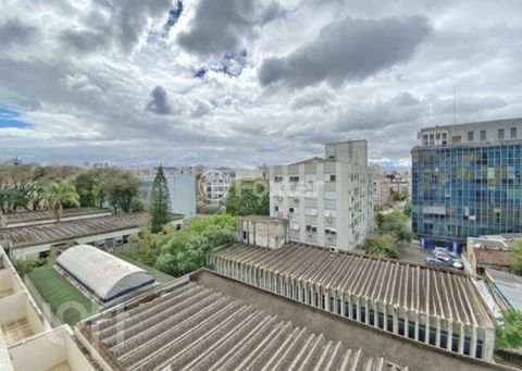 Image 17 - 886405