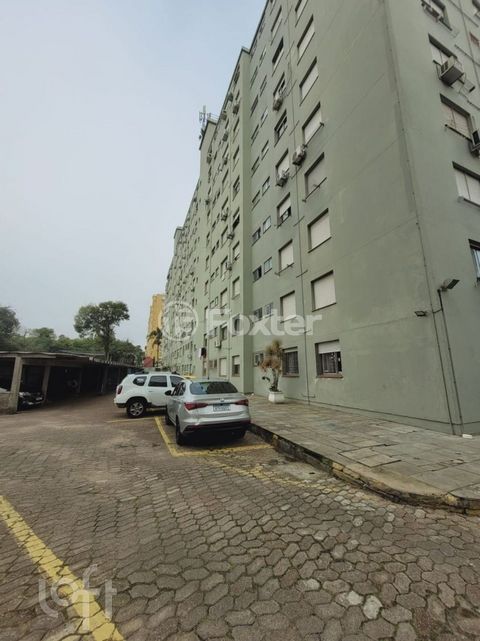 Image 11 - 886410