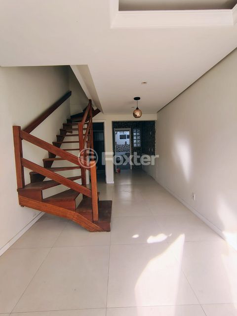 Image 6 - 886445