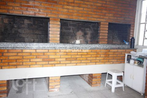 Image 16 - 886449