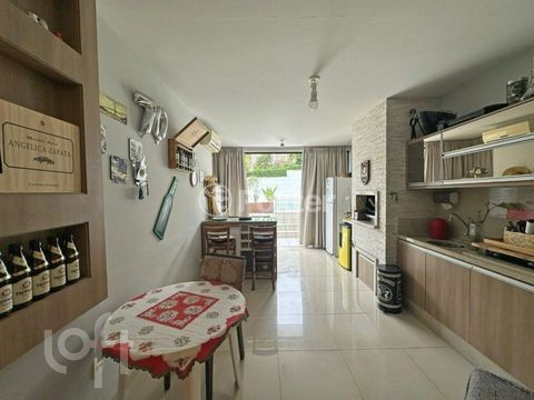 Image 10 - 886462