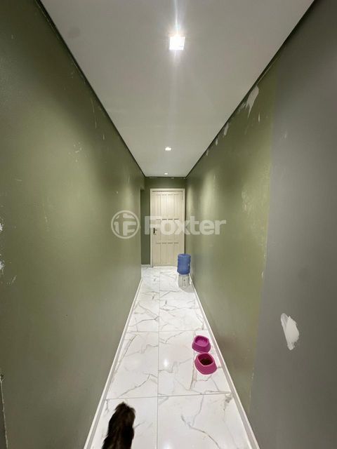 Image 10 - 886465