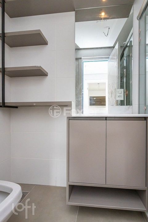 Image 7 - 886466
