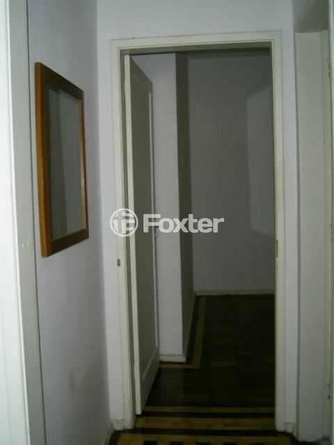 Image 3 - 886467