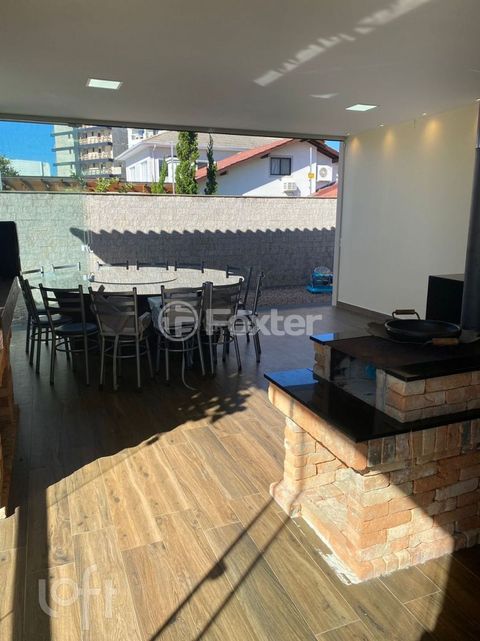Image 7 - 886468