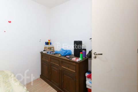 Image 8 - 886516