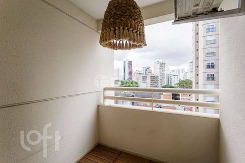 Image 18 - 886518