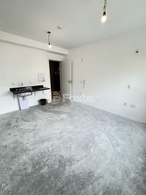 Image 4 - 886529