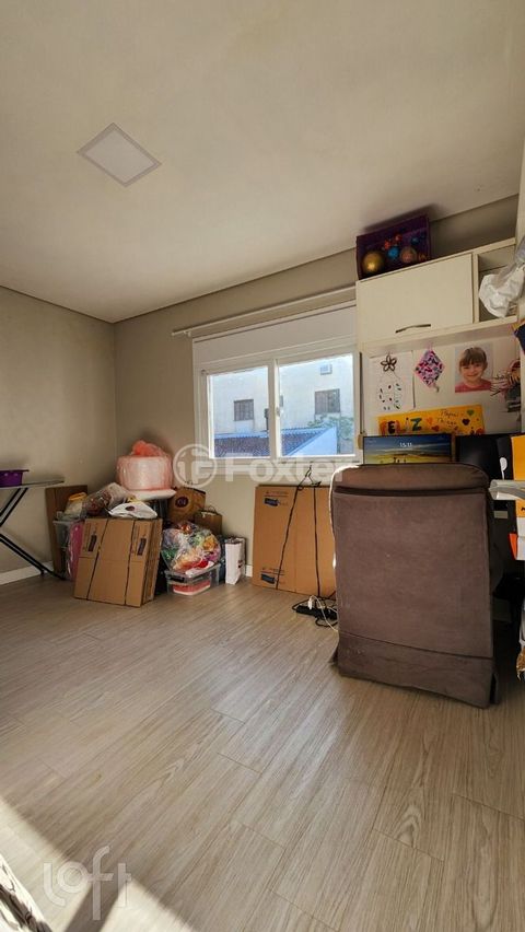 Image 11 - 886550
