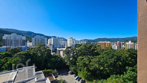 Image 4 - 886565