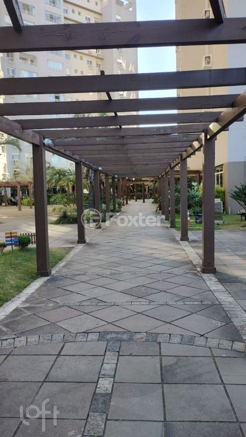 Image 1 - 886568