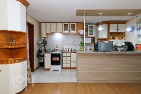 Image 4 - 886607