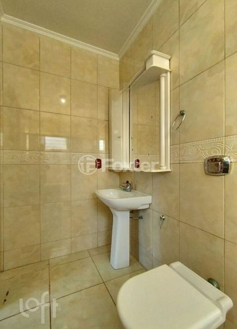 Image 10 - 886609