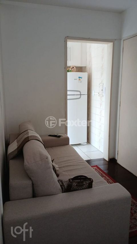 Image 4 - 886619