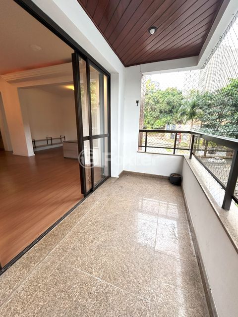 Image 3 - 886624