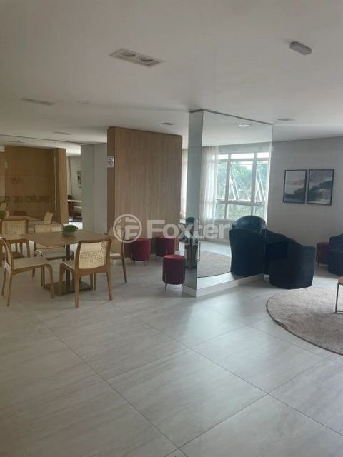 Image 11 - 886627