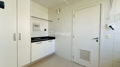 Image 9 - 886628