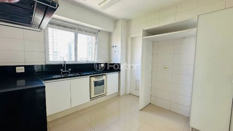 Image 7 - 886628