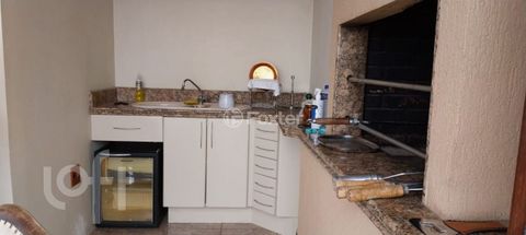 Image 17 - 886629