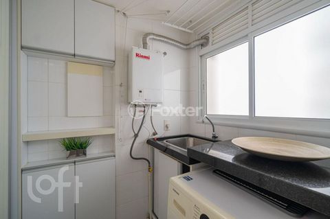 Image 6 - 886630
