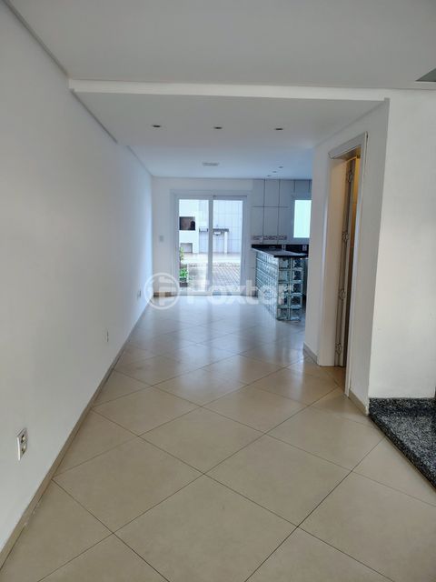 Image 6 - 886633