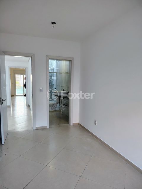 Image 5 - 886633