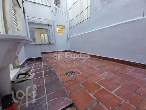 Image 14 - 886635