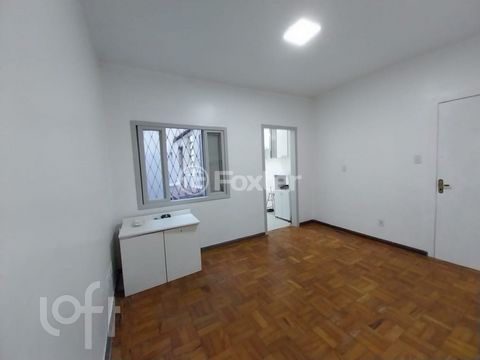 Image 3 - 886635
